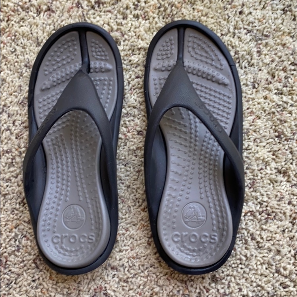 Crocs black Sz M6 /W8 New w/o tags